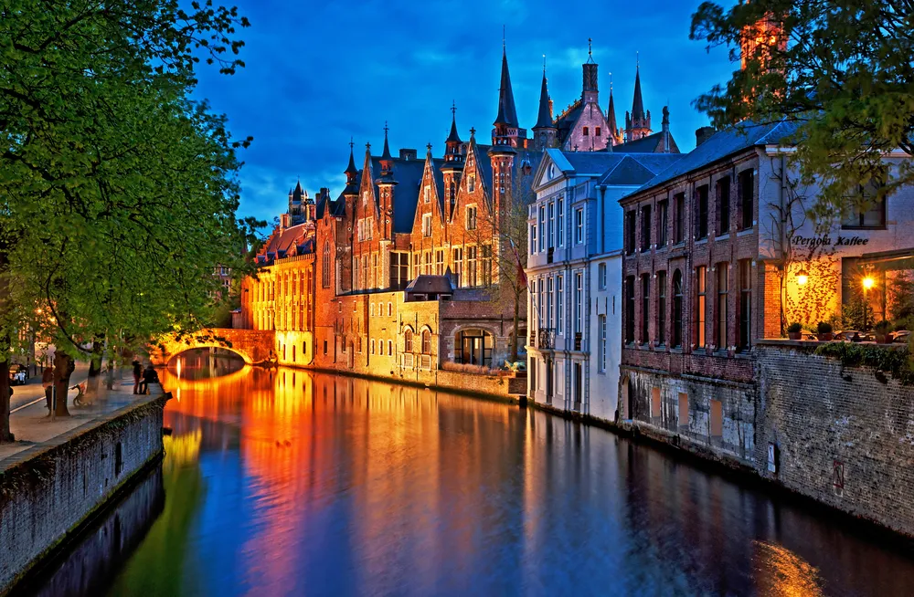 Belfort van Brugge & Salvador Dalí-expo, Brugge
