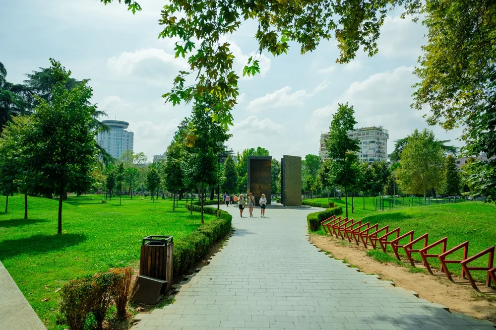 Grand Park & Kunstmatig Meer, Tirana
