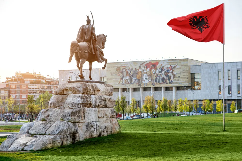 Skanderbegplein, Tirana