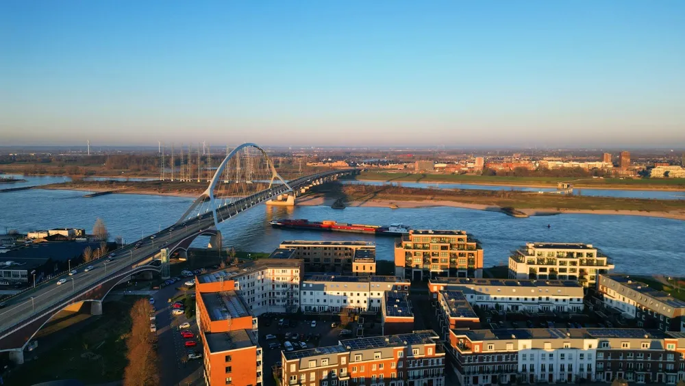 De Waalkade & Het Labyrinth, Nijmegen